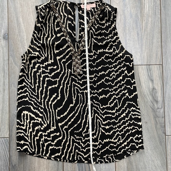 *** Black and White Philosophy Tank - Picture 5 of 7